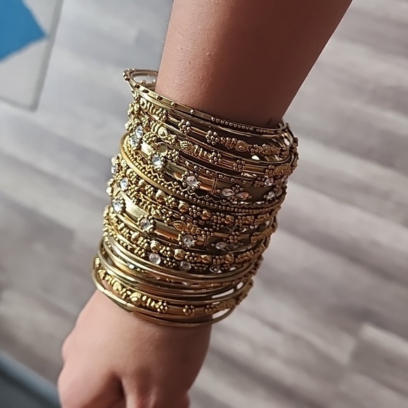 Gold bangles - Picture 2 of 3